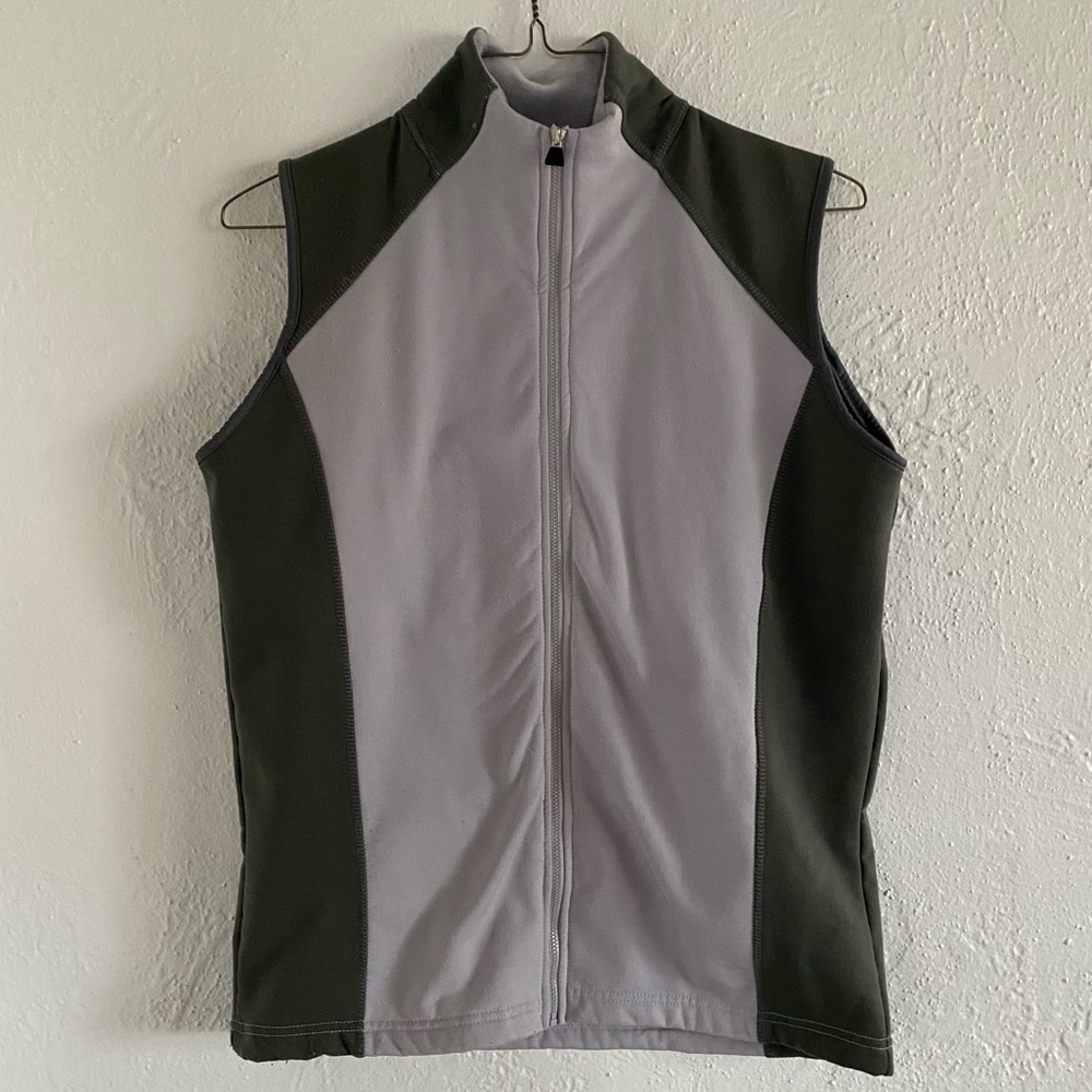 SOLD⭐️Womens Zip-up Vest, size XL⭐️
